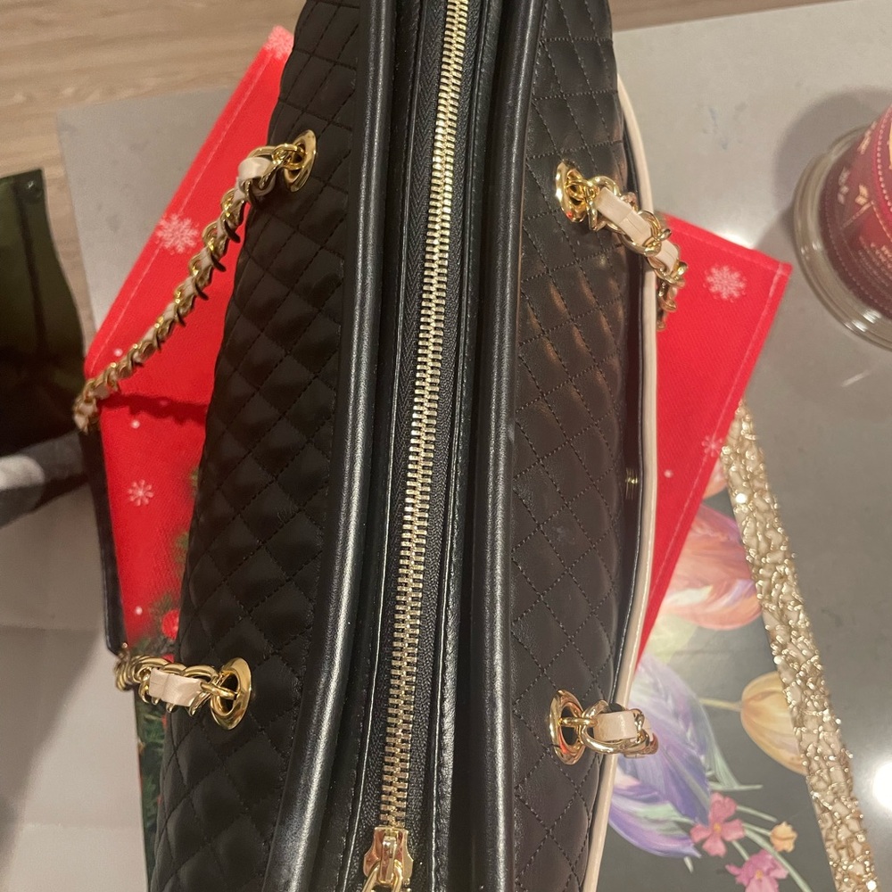 Beautiful Valentino Orlando Leather bag - Picture 8 of 13